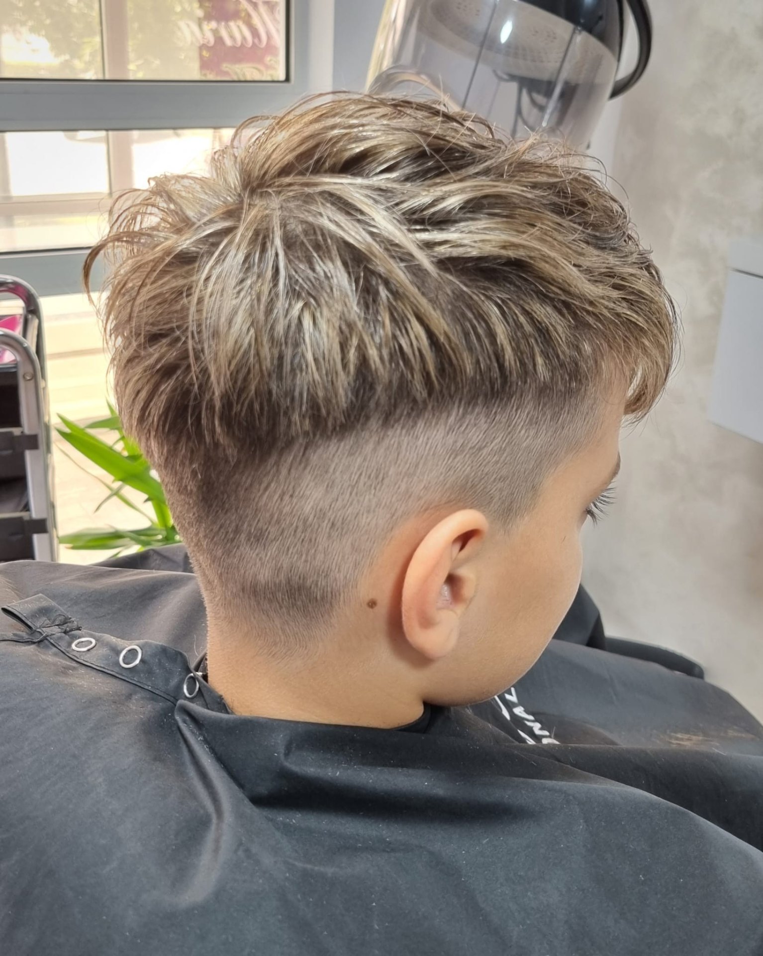 Tuns modern cu textură